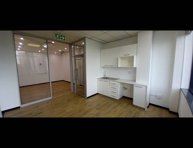 350M² OFFICE TO LET IN BRYANSTON